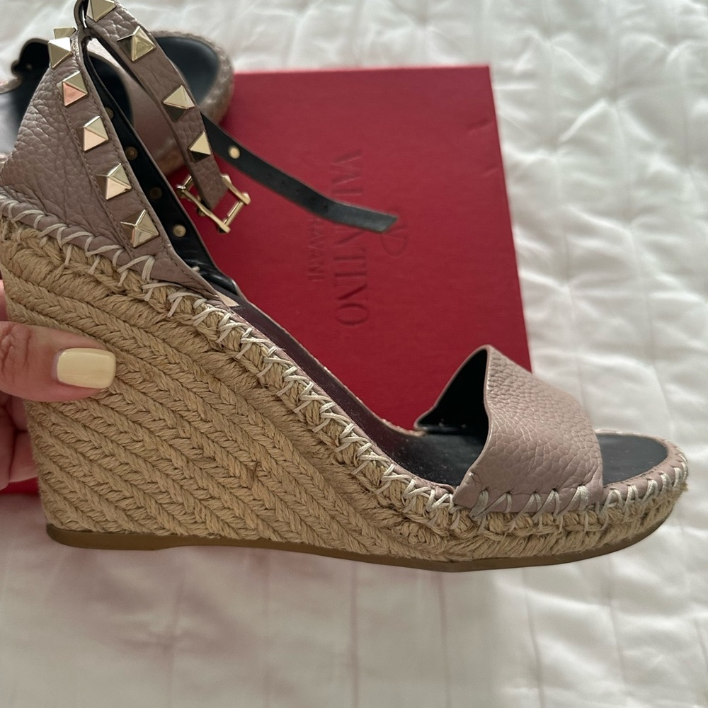 Valentino Garavani Rockstar poudre wedge. - Picture 8 of 10